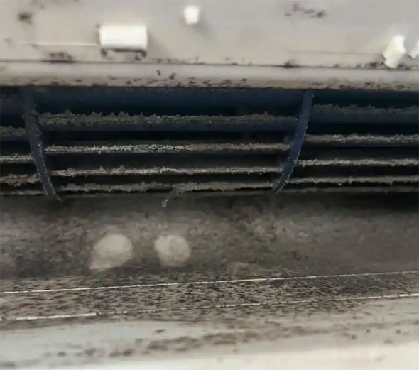 天水市空调吹的风有股烧焦味是怎么回事